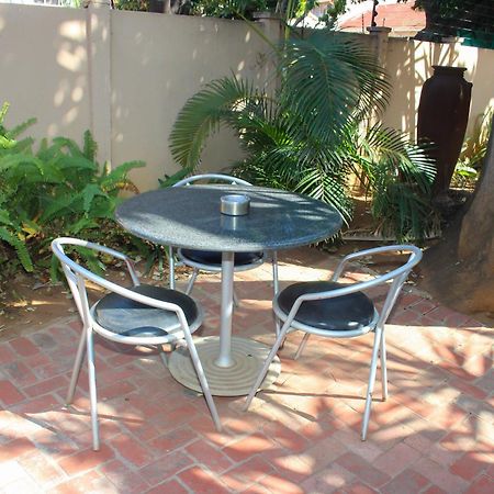 Echo Garden Guesthouse Рустенбург Екстер'єр фото