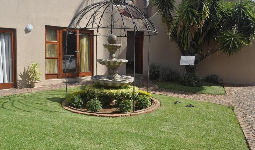 Echo Garden Guesthouse Рустенбург Екстер'єр фото