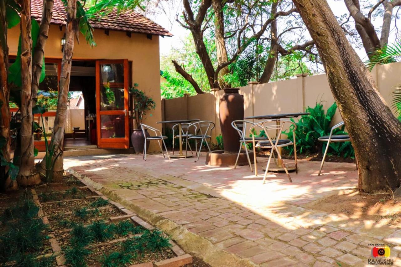 Echo Garden Guesthouse Рустенбург Екстер'єр фото