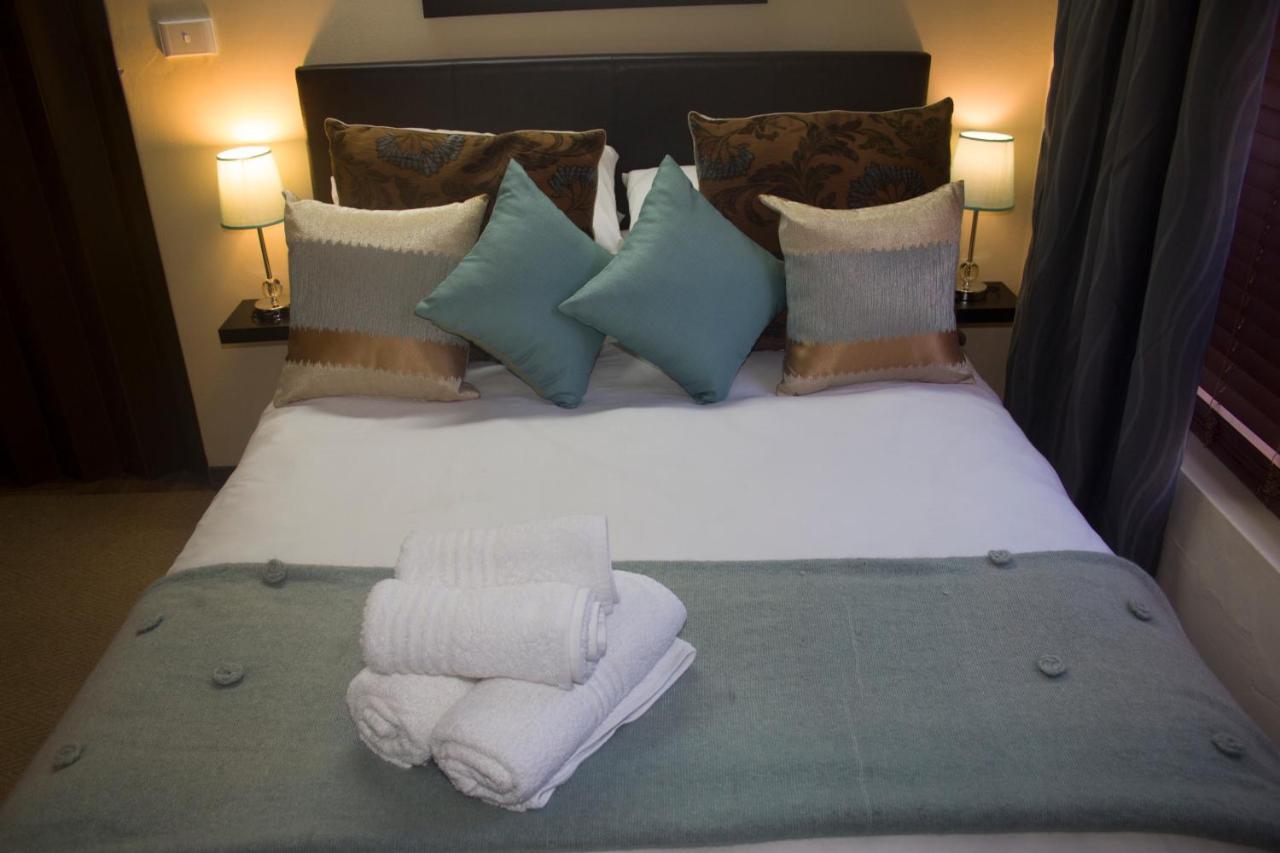 Echo Garden Guesthouse Рустенбург Екстер'єр фото