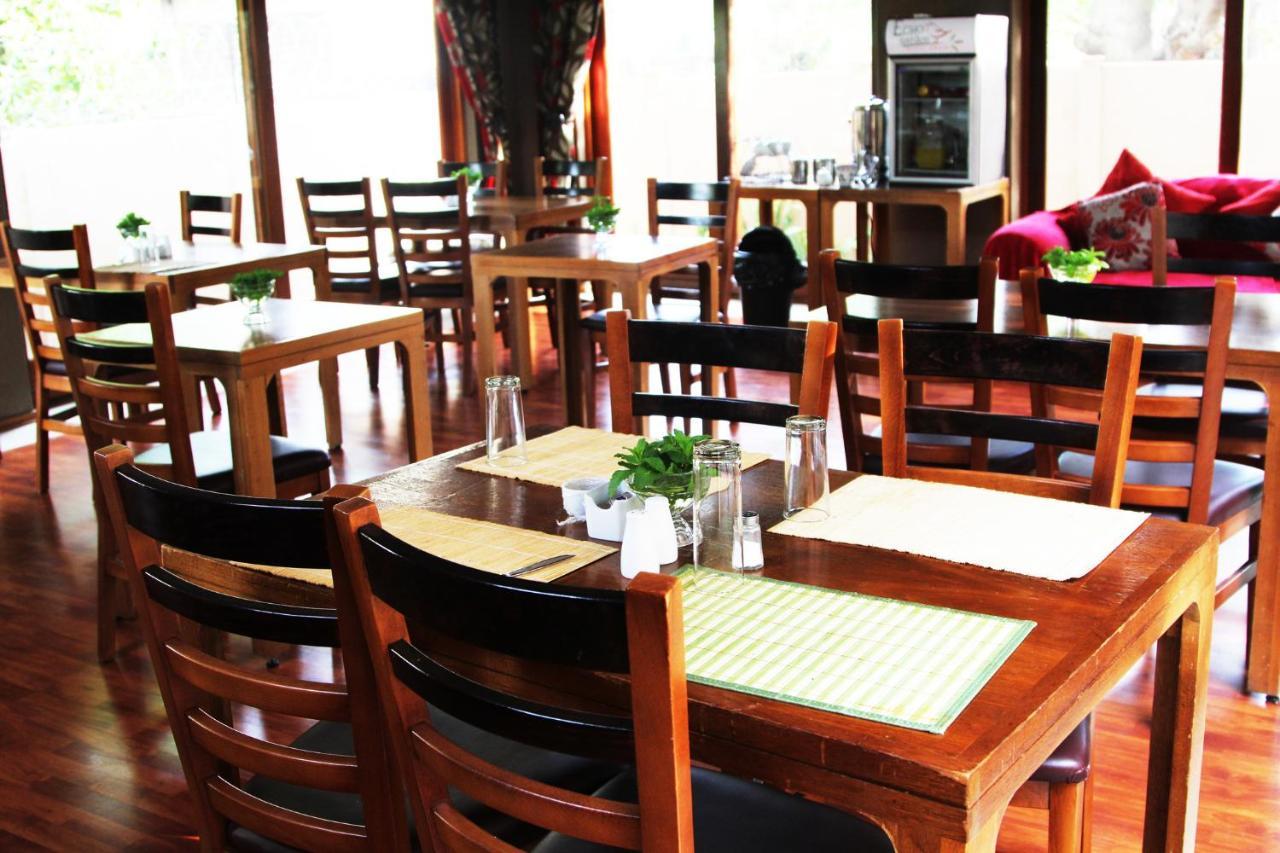 Echo Garden Guesthouse Рустенбург Екстер'єр фото