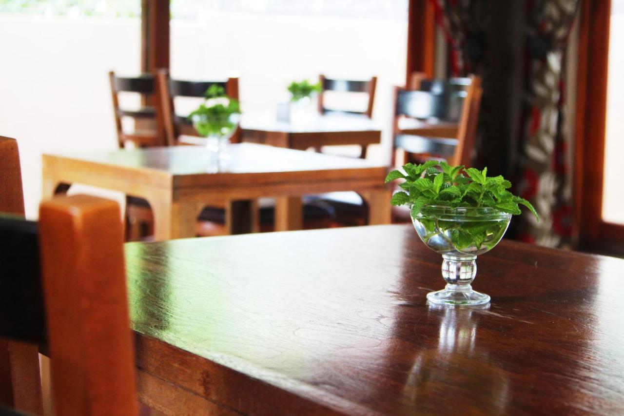 Echo Garden Guesthouse Рустенбург Екстер'єр фото