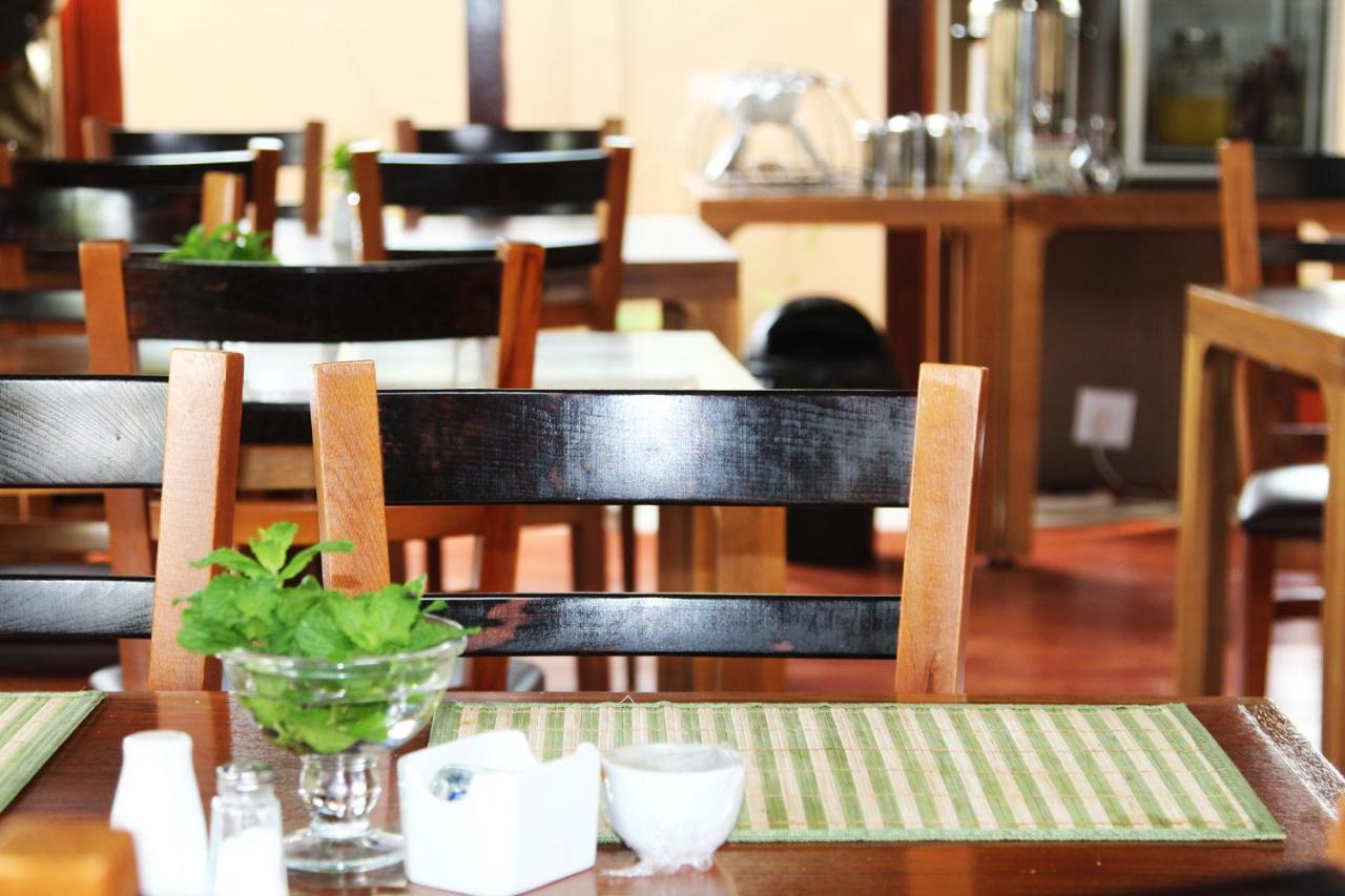 Echo Garden Guesthouse Рустенбург Екстер'єр фото